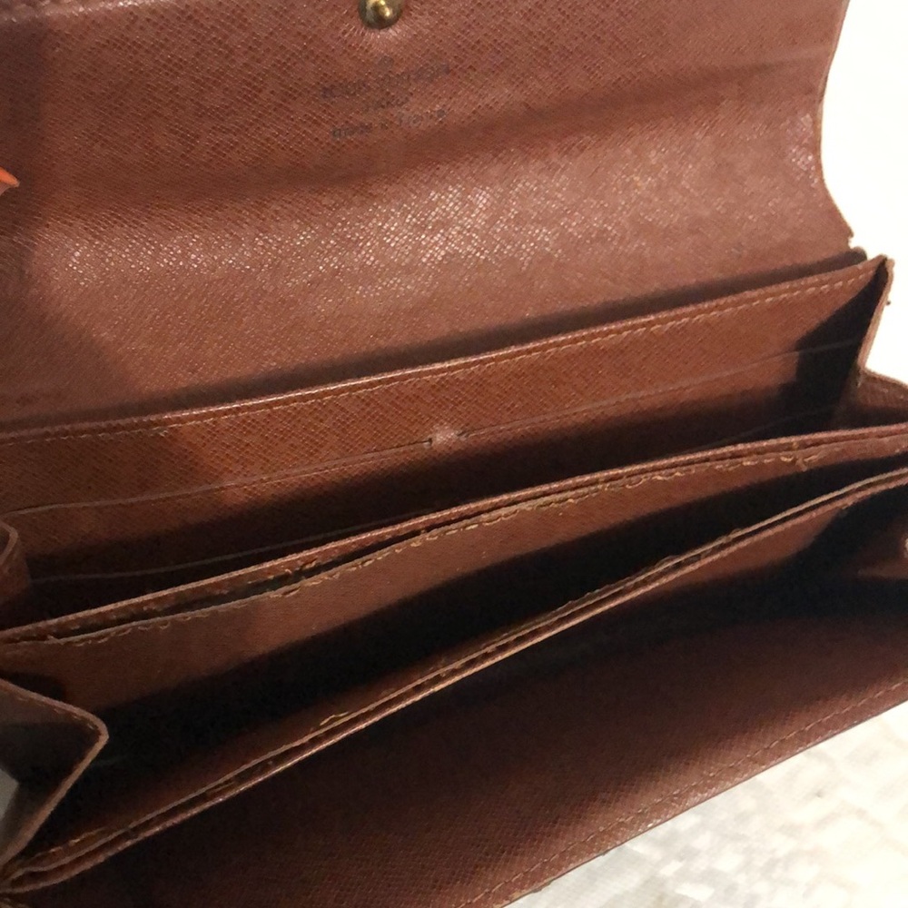 Louis Vuitton Sarah Wallet - Picture 6 of 9